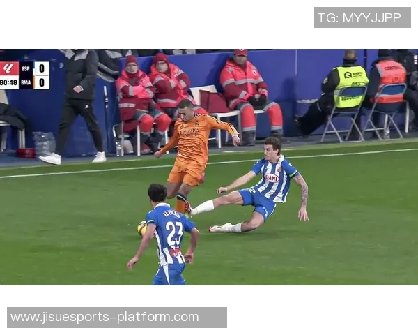 英超历史冷门AC米兰绝杀皇马引发全场狂欢