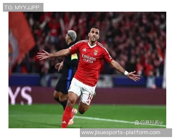 西甲激战曼联与本菲卡平局点球大战成比赛转折点引发热议