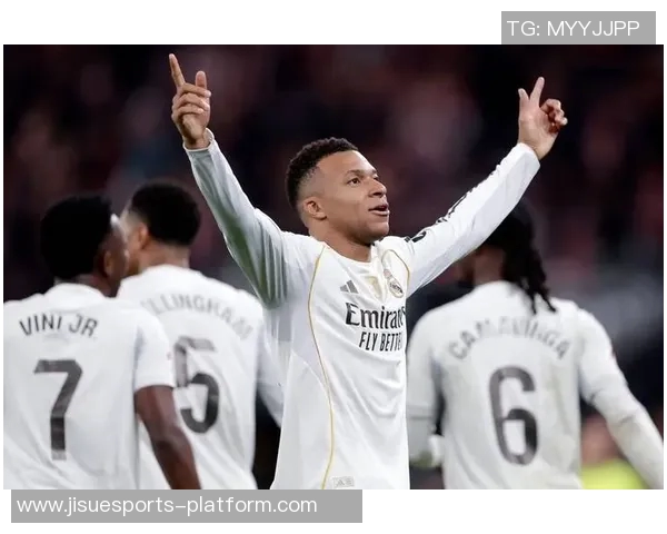 西甲焦点战曼城大胜皇马争议判罚引发全场热议