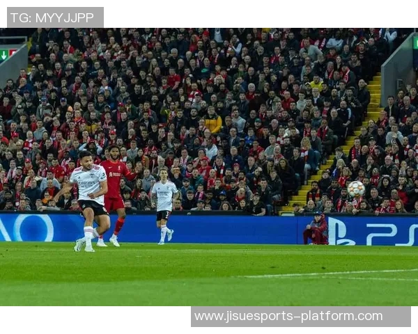 本菲卡强势逆转那不勒斯4-0晋级世界杯赛场精彩瞬间回顾