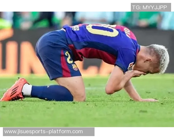 意甲激战莱比锡大胜巴萨红牌争议引发全场热议与战术解析 意甲激战莱比锡大胜巴萨红牌争议引发全场热议与战术解析