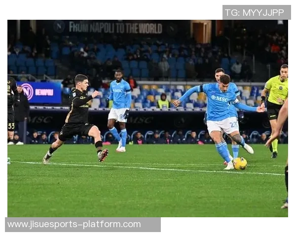 欧联杯焦点战国米与那不勒斯鏖战至平局乌龙球瞬间引发全场热议 欧联杯焦点战国米与那不勒斯鏖战至平局乌龙球瞬间引发全场热议