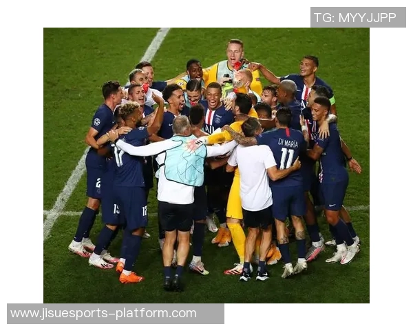 中超精彩对决巴黎圣日耳曼以四球大胜AC米兰引发全场狂欢