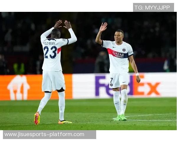 切尔西友谊赛大胜巴黎圣日耳曼帽子戏法引爆全场精彩瞬间回顾