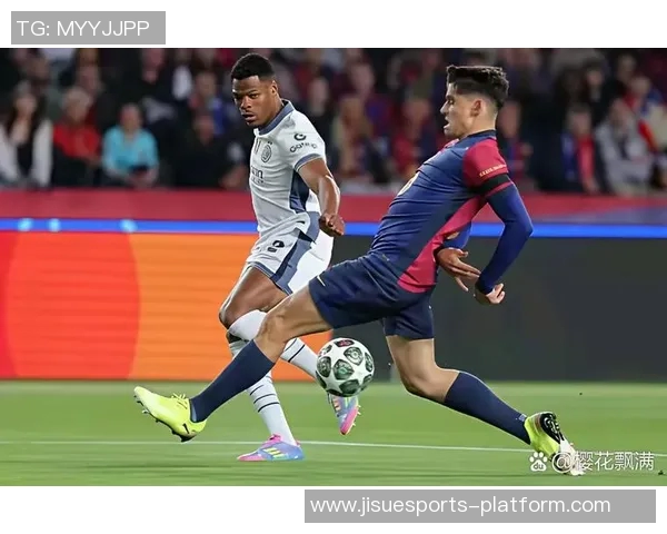 德甲焦点战波尔图与里昂战平乌龙球引发争议判罚全场沸腾 德甲焦点战波尔图与里昂战平乌龙球引发争议判罚全场沸腾