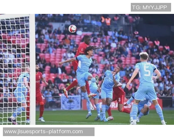 足总杯激战巴萨凭红牌风波小胜利物浦战术解析引发热议